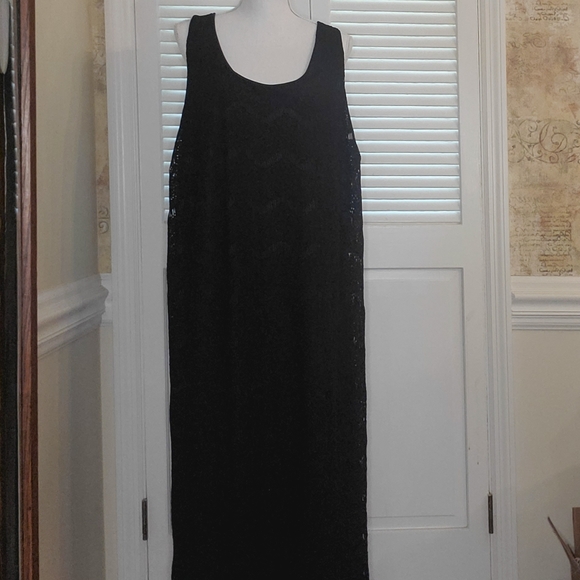 Avenue Dresses & Skirts - Avenue black crotchet sleeveless dress 30/32